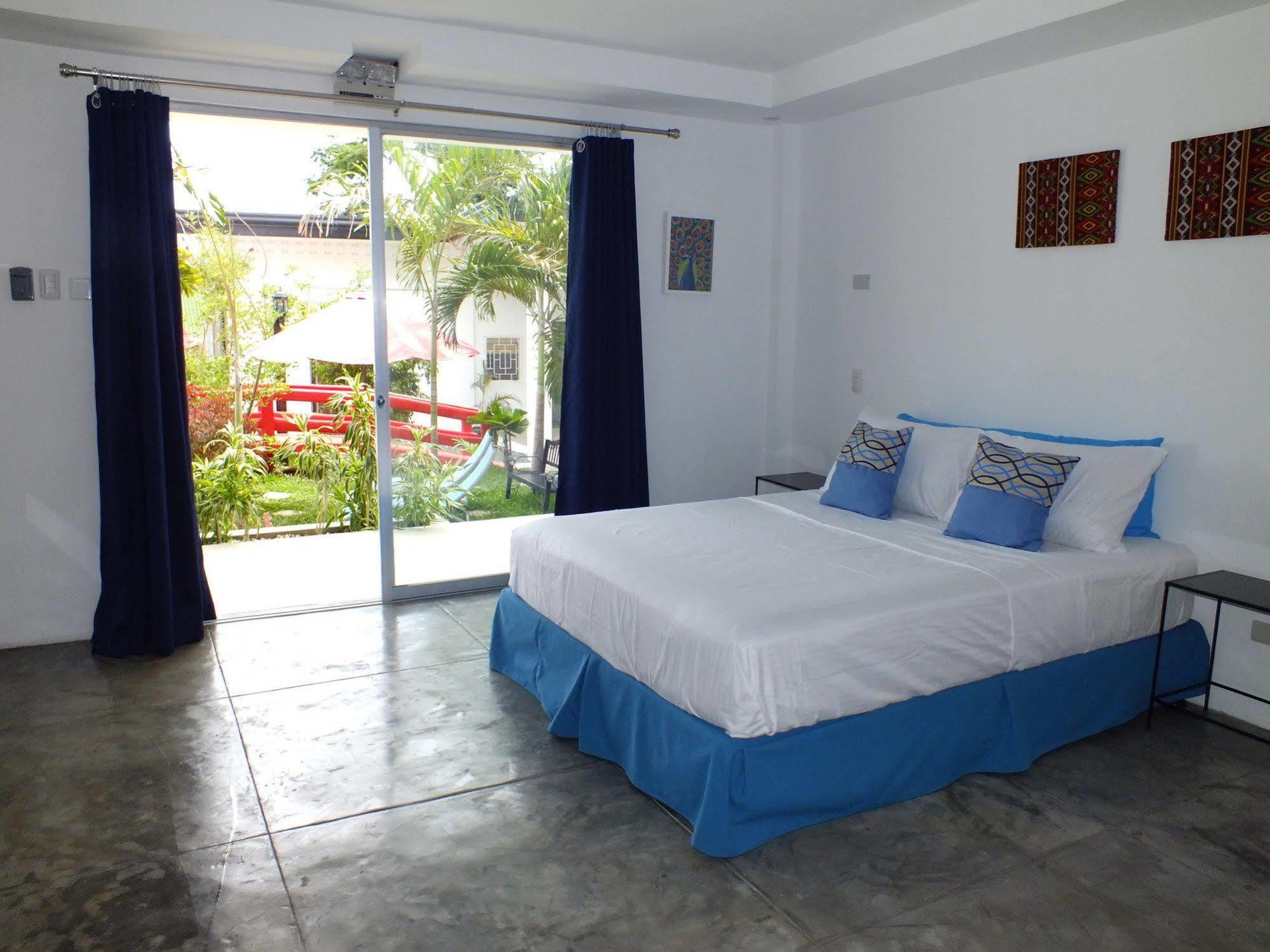 Paboreal Boutique Hotel Puerto Princesa Екстер'єр фото